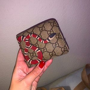 MEN’S GUCCI WALLET